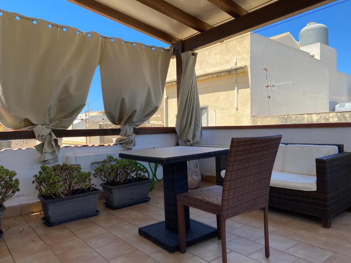 Mansarda Con Terrazzo Apartment Trapani Bagian luar foto