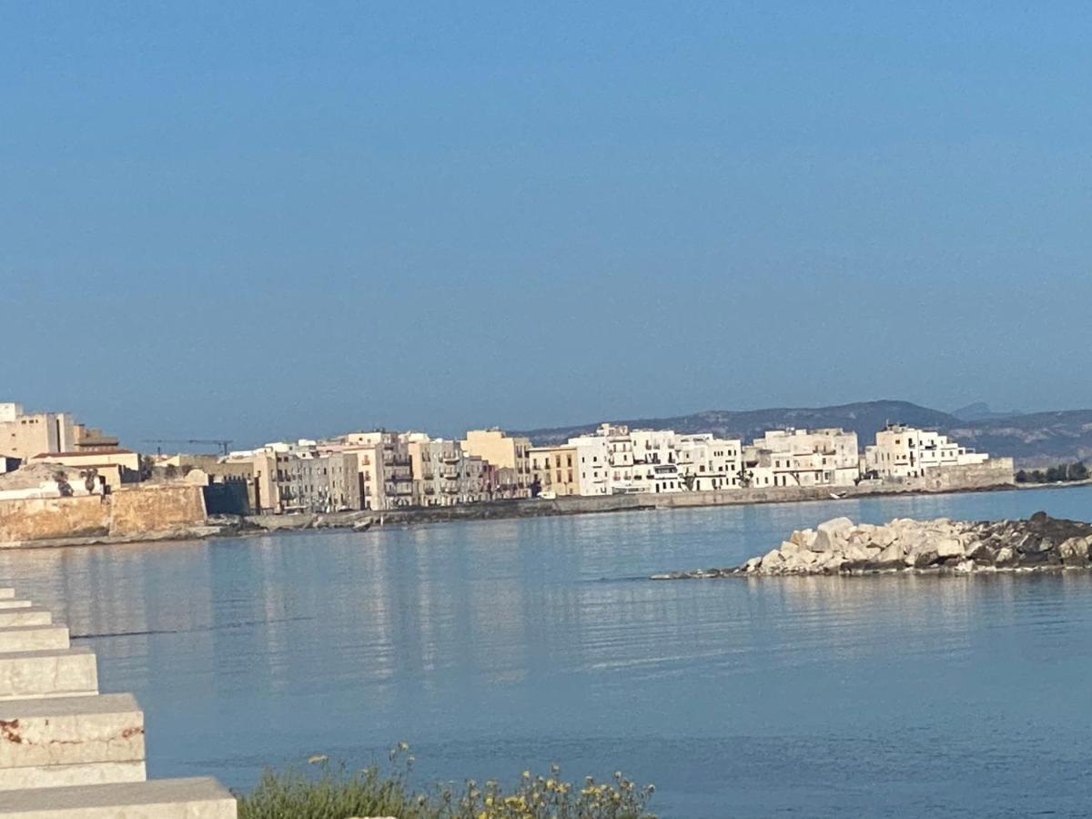 Mansarda Con Terrazzo Apartment Trapani Bagian luar foto