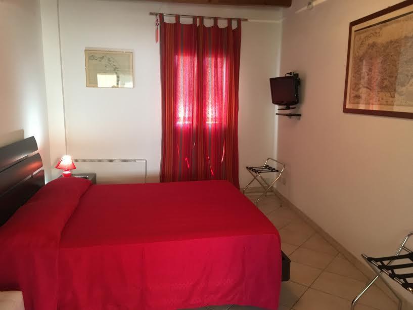 Mansarda Con Terrazzo Apartment Trapani Bagian luar foto