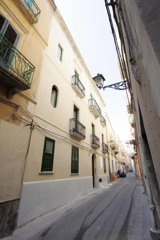 Mansarda Con Terrazzo Apartment Trapani Ruang foto