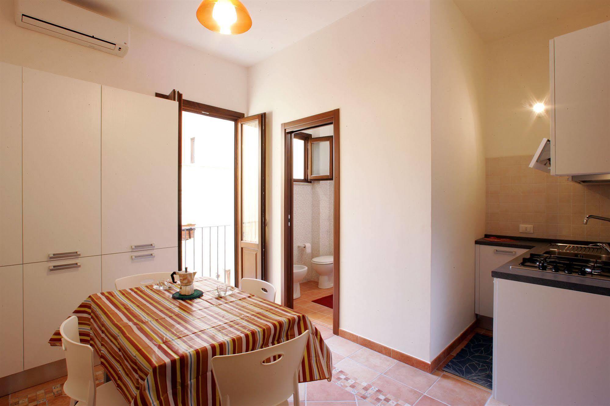 Mansarda Con Terrazzo Apartment Trapani Bagian luar foto